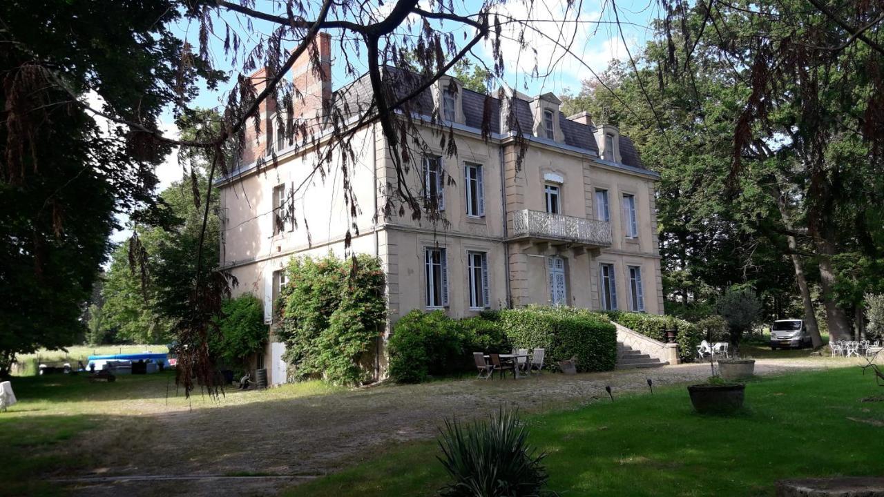 Chateau Du Grand Lucay Bourbon-lʼArchambault Exteriör bild